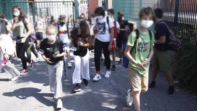 Ordinanza n. 374 del Presidente della Regione Puglia - Obbligo di mascherina davanti alle scuole